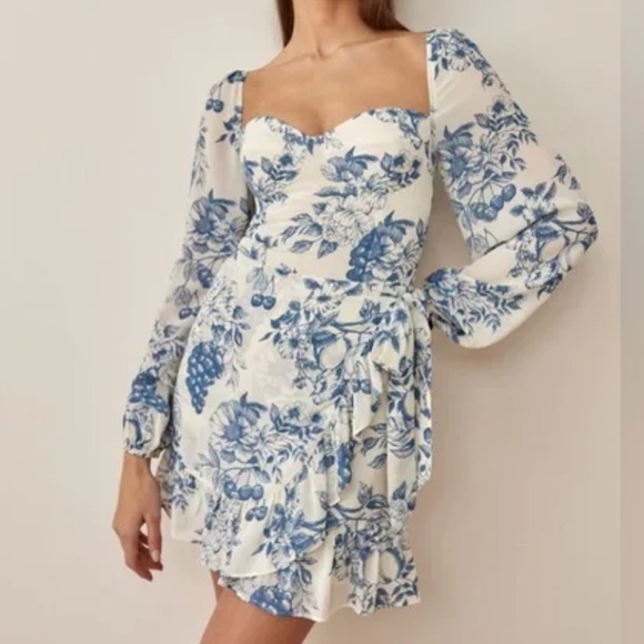 Reformation Dresses & Skirts - Reformation Cammi Blue and White Floral Mini Dress